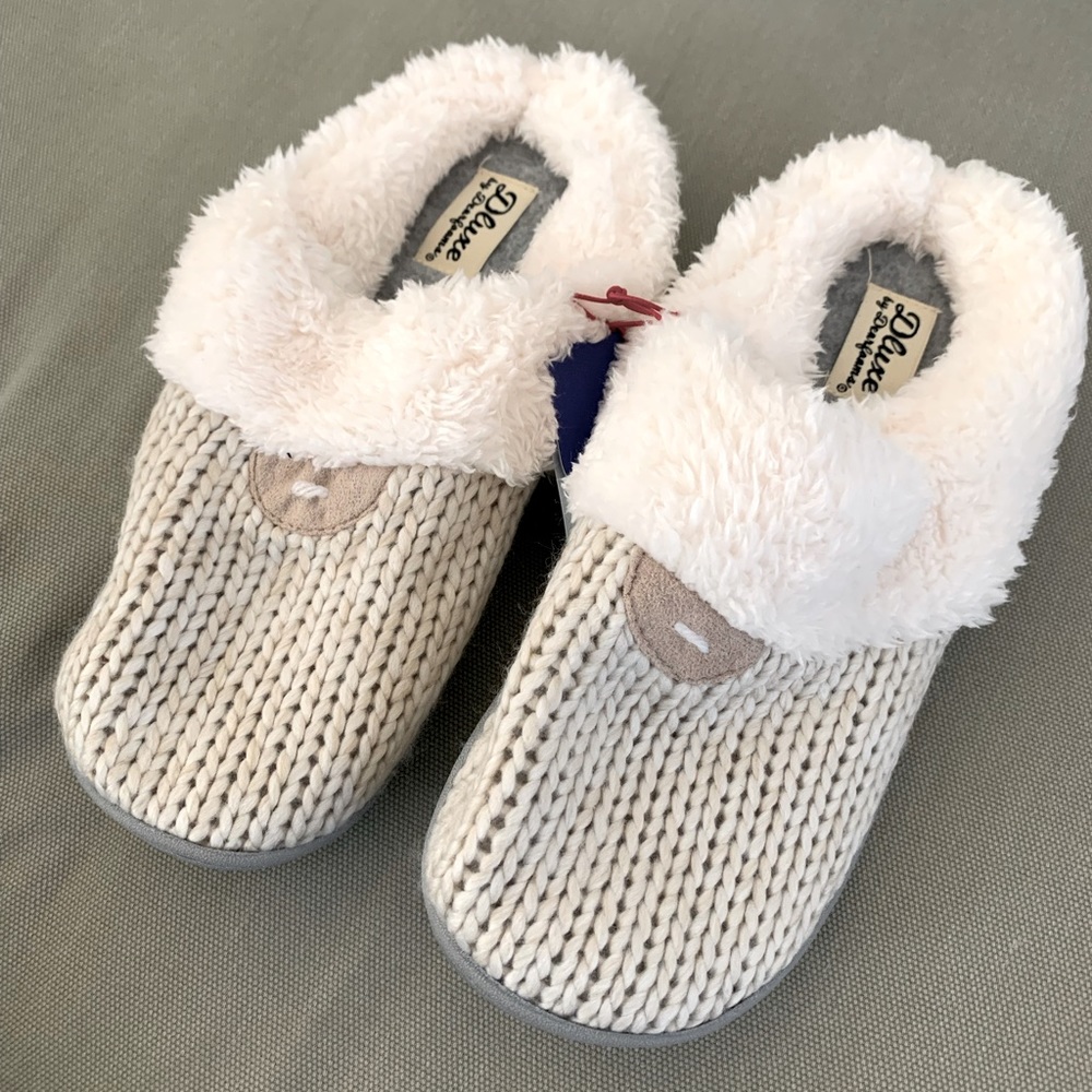 DEARFOAMS Deluxe Slippers - Sz M 7-8